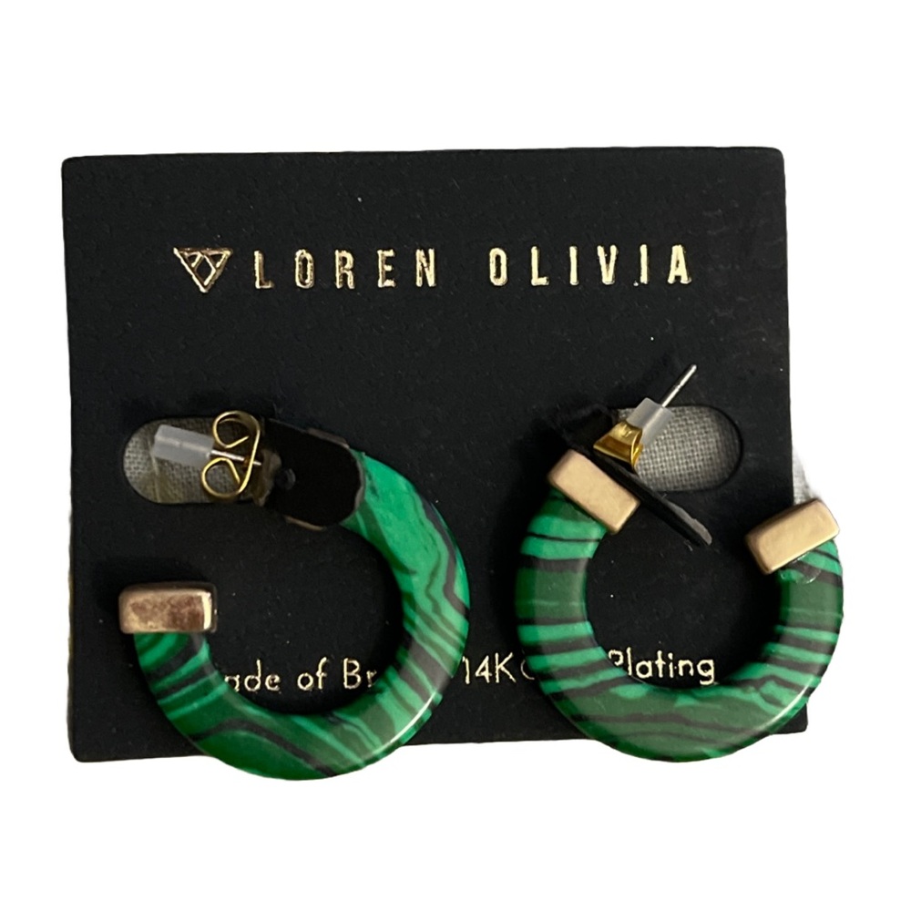 NWOT Loren Olivia Small hoop earrings